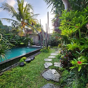 Buda Amitaba Ubud (Bali)